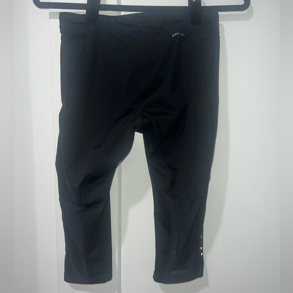 Nike Dri-Fit Crop Leggings - Picture 2 of 4